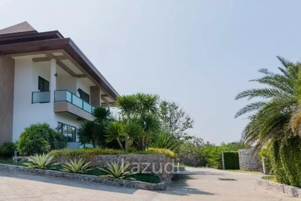 Luxury 2 Bed Condo