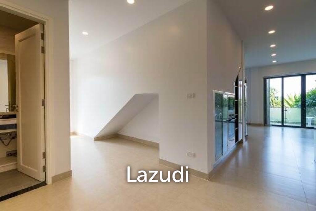 Luxury 2 Bed Condo