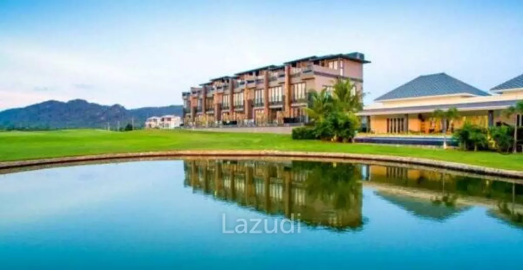 BLACK MOUNTAIN: Townhouses