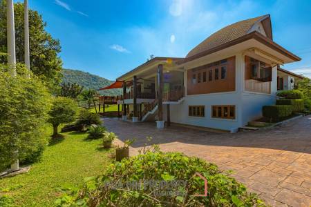 Amazing 5 Bedroom Luxury Villa on 4 Rai of Land