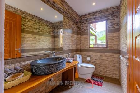 Amazing 5 Bedroom Luxury Villa on 4 Rai of Land
