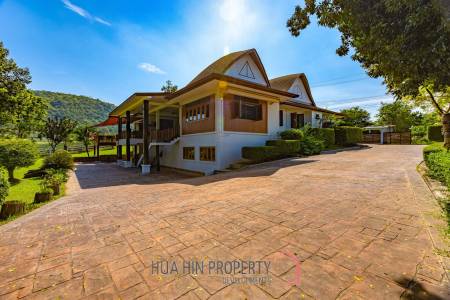 Amazing 5 Bedroom Luxury Villa on 4 Rai of Land