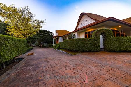 Amazing 5 Bedroom Luxury Villa on 4 Rai of Land