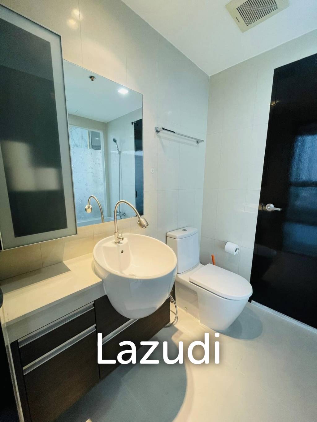 1 bed 1 bath 52 SQ.M Sky Walk Condominium