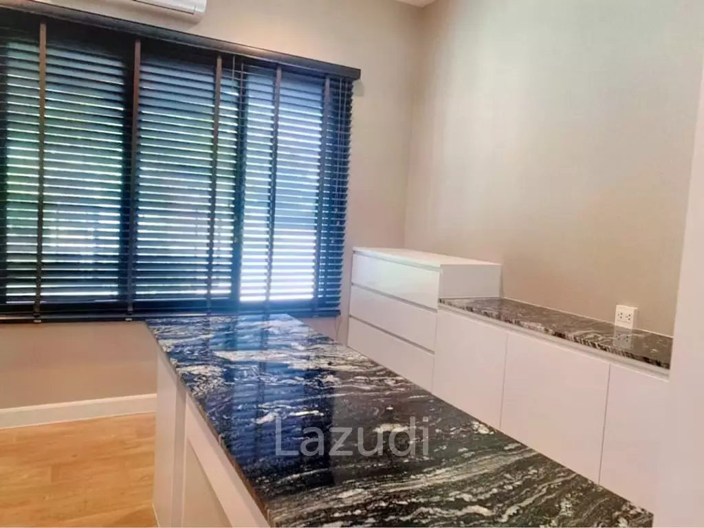 3 Bed 3 Bath 424 SQ.M Burasiri Wongwaen Onnut