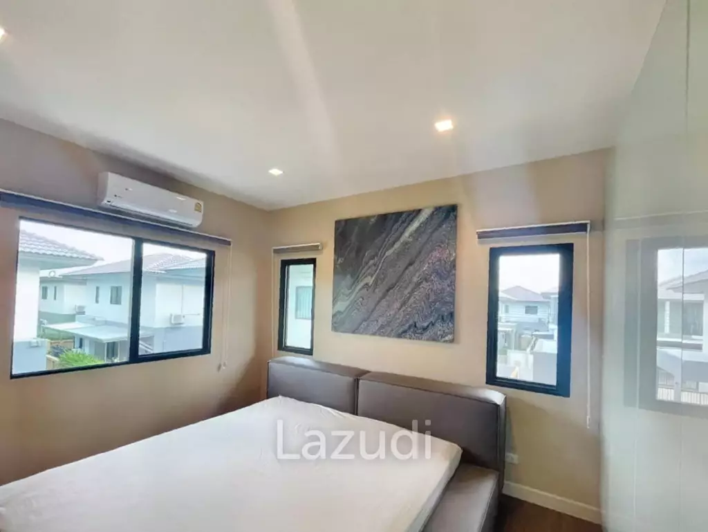 3 Bed 3 Bath 424 SQ.M Burasiri Wongwaen Onnut