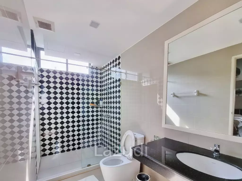 2 Bed 2 Bath 61 SQ.M Ideo Blucove Sukhumvit