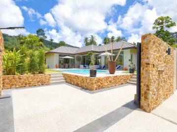 Villa Saona 2 – Chic 3 Bedroom Pool Villa in Lamai for sale