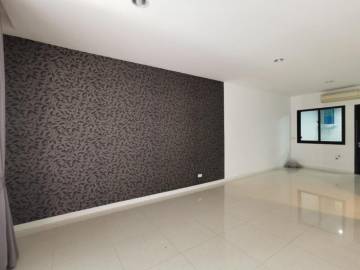 4 bed 3 bath 276 SQ.M 4-Storey Townhouse