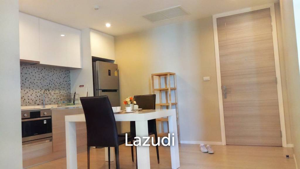 1 bed 1 bath 52 SQ.M The Room Sukhumvit 21