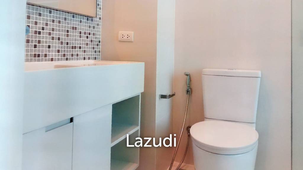1 bed 1 bath 52 SQ.M The Room Sukhumvit 21