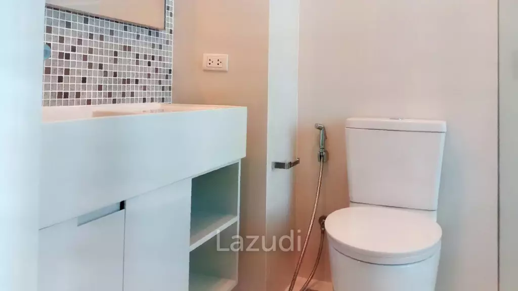 1 bed 1 bath 52 SQ.M The Room Sukhumvit 21