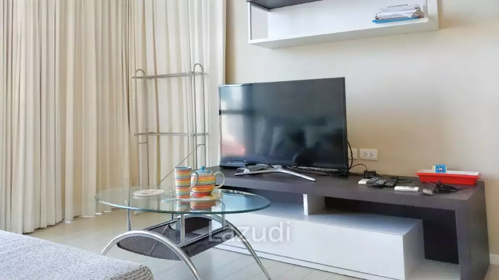 1 bed 1 bath 52 SQ.M The Room Sukhumvit 21