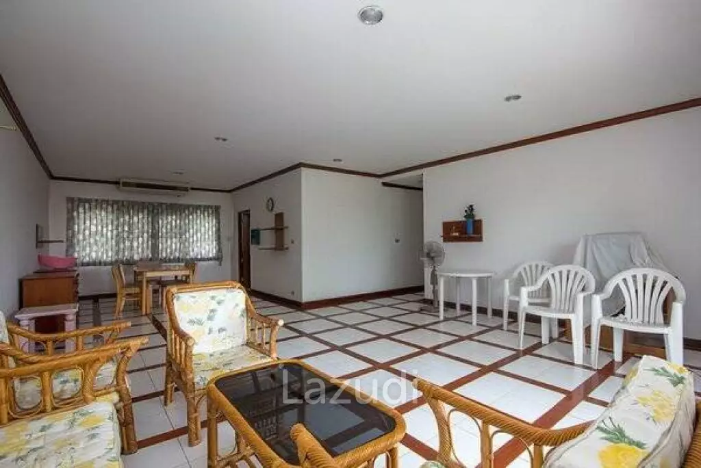 2 Bed Condo on Palm Hills Golf Course