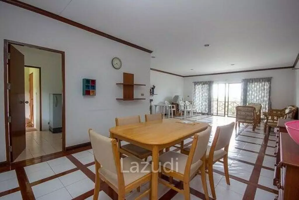 2 Bed Condo on Palm Hills Golf Course