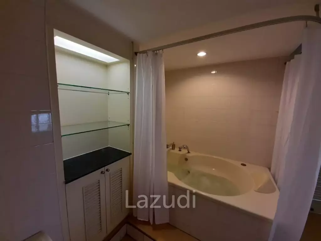 2 Bed 142 SQ.M. Supalai Place Sukhumvit 39