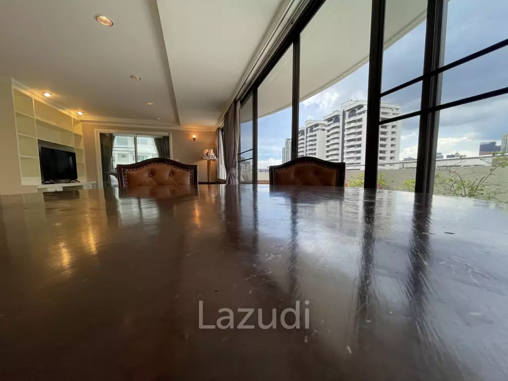 2 Bed 142 SQ.M. Supalai Place Sukhumvit 39