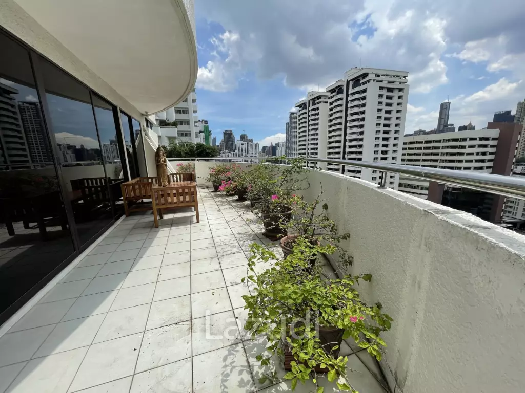 2 Bed 142 SQ.M. Supalai Place Sukhumvit 39