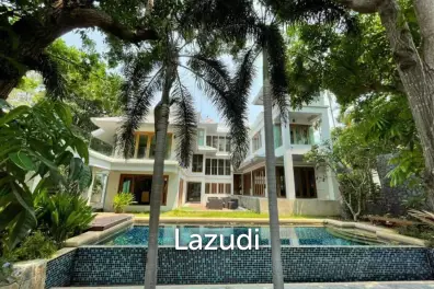 Beachfront Villa for Sale in Soi Naklua 12