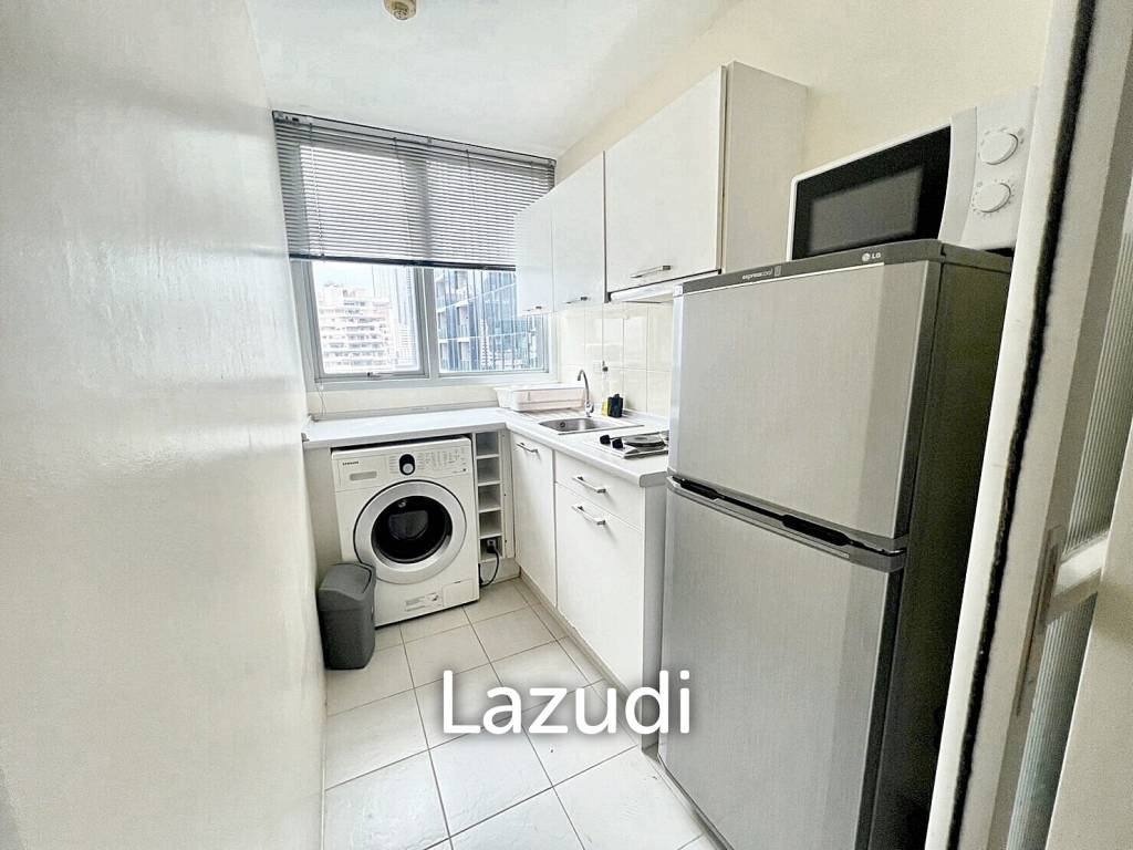 2 bed 2 bath 65 SQ.M life @ sathorn 10