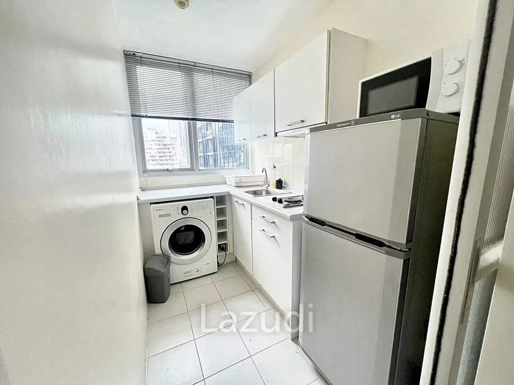 2 bed 2 bath 65 SQ.M life @ sathorn 10