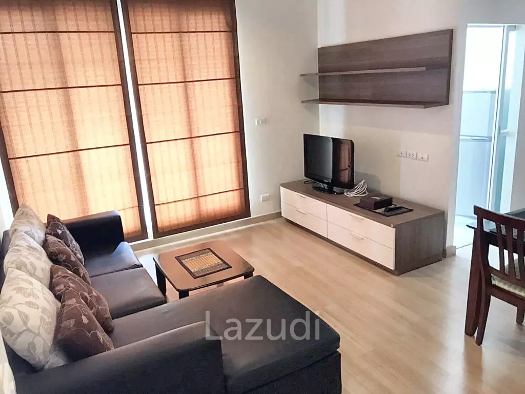 2 bed 2 bath 65 SQ.M life @ sathorn 10