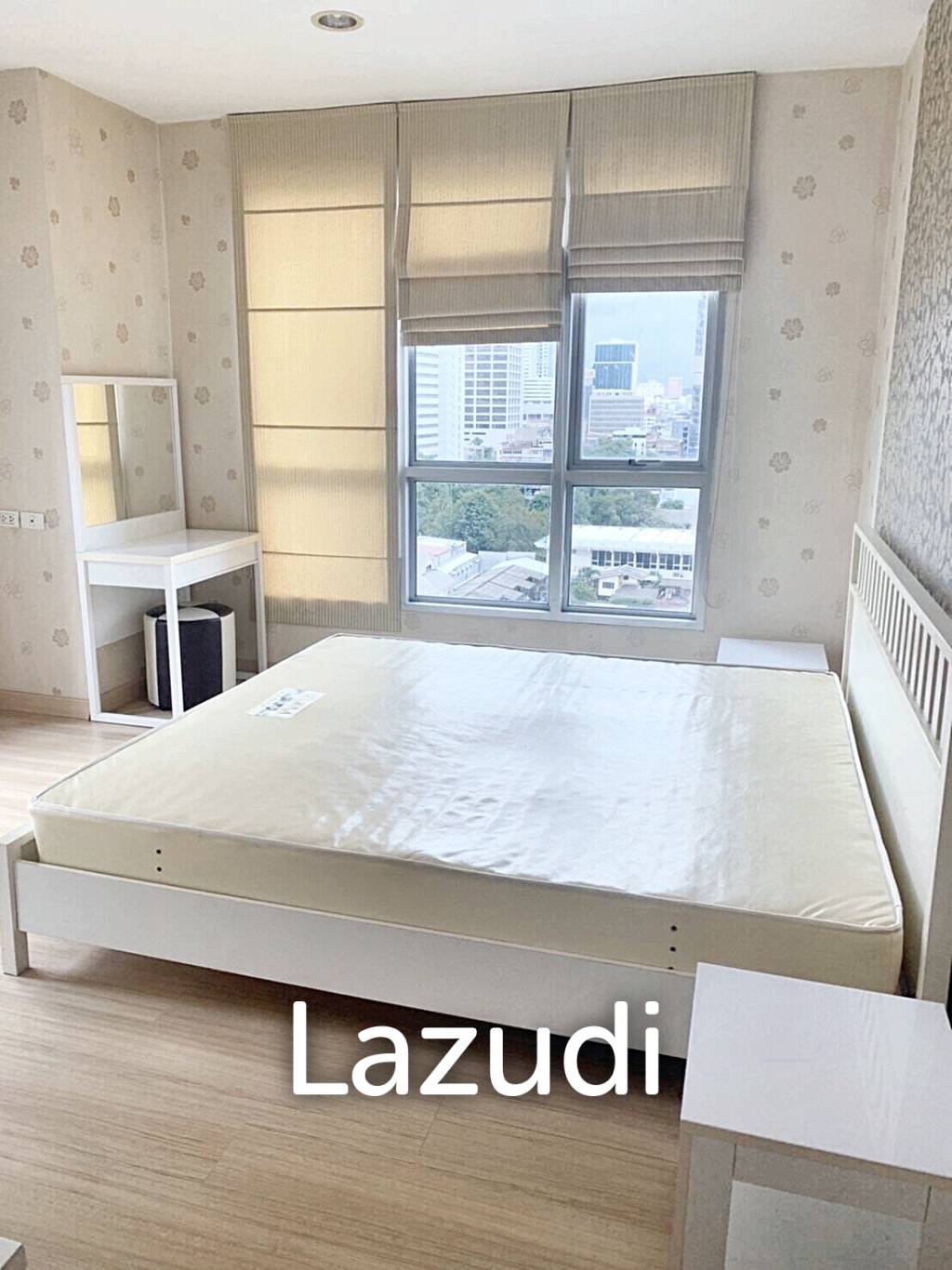 2 bed 2 bath 65 SQ.M life @ sathorn 10