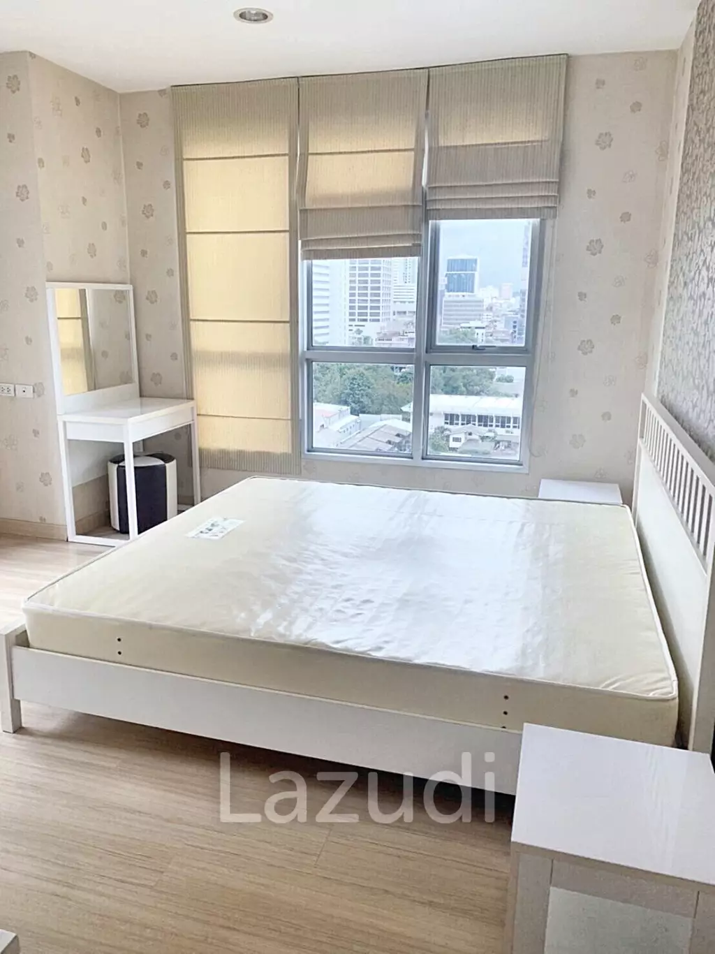 2 bed 2 bath 65 SQ.M life @ sathorn 10