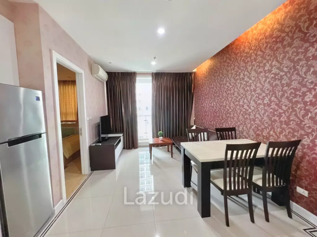 1 bed 1 bath 39 SQ.M T.C. Green Condominium
