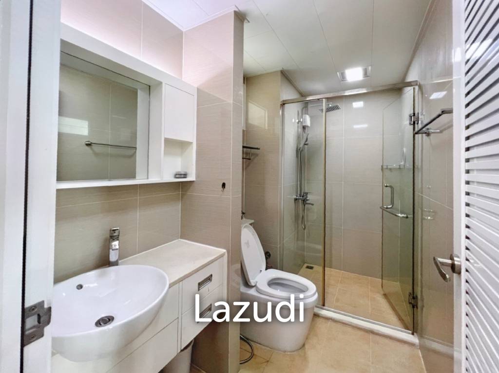 1 bed 1 bath 39 SQ.M T.C. Green Condominium