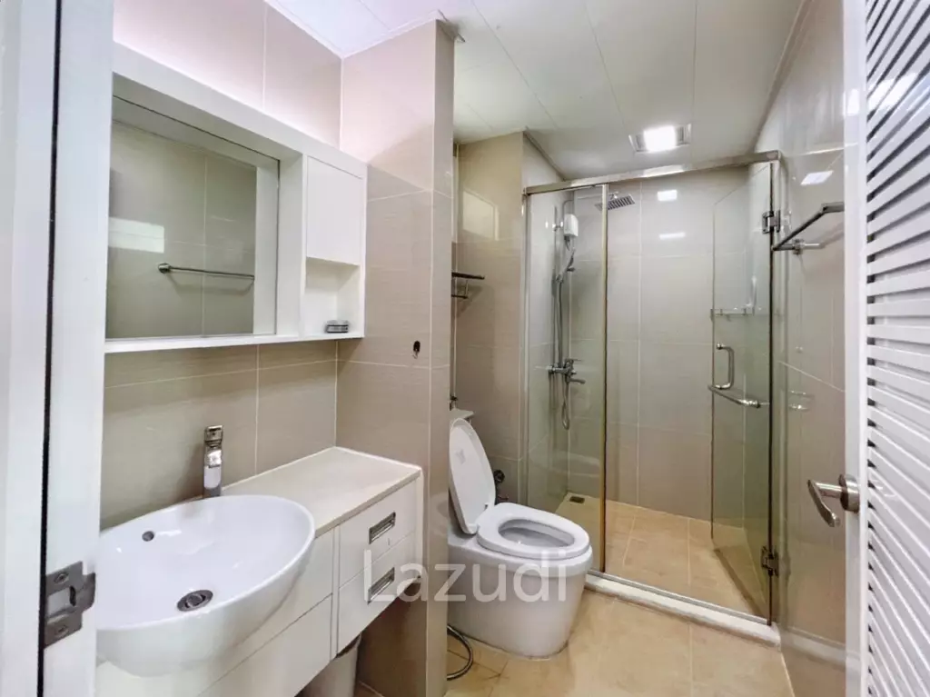 1 bed 1 bath 39 SQ.M T.C. Green Condominium