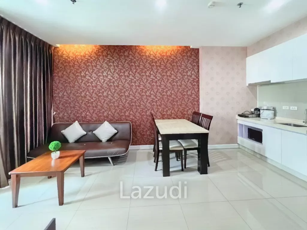 1 bed 1 bath 39 SQ.M T.C. Green Condominium