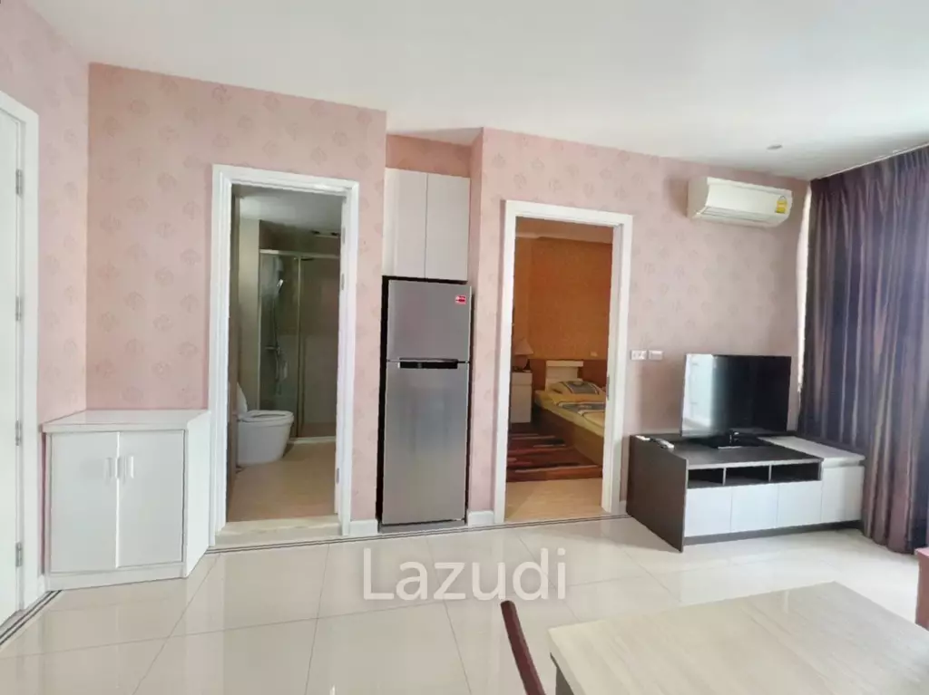 1 bed 1 bath 39 SQ.M T.C. Green Condominium