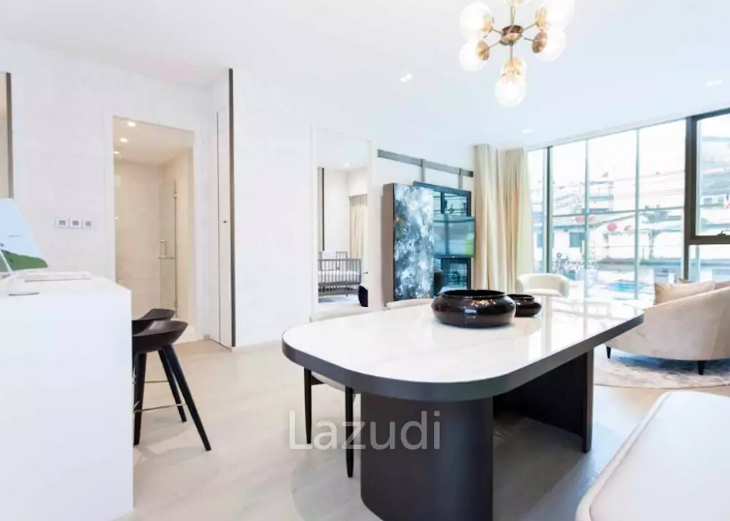 2 Bed 2 Bath 90.76 SQ.M. The Strand Thonglor