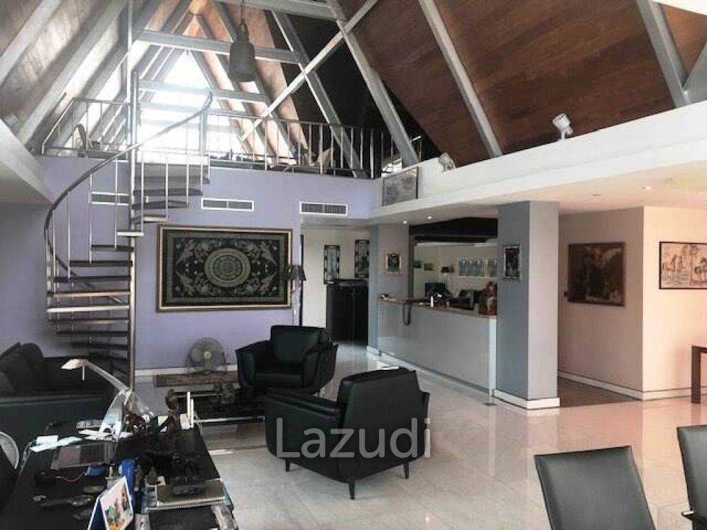 3 bedroom penthouse for sale at Baan Saraan