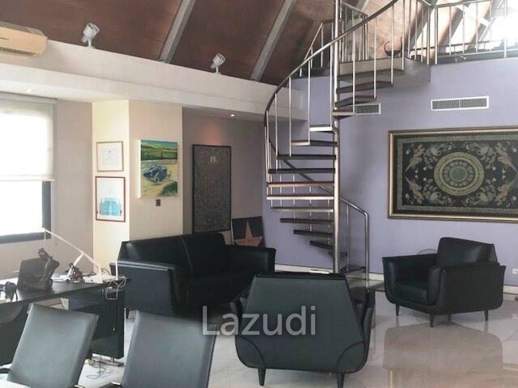 3 bedroom penthouse for sale at Baan Saraan