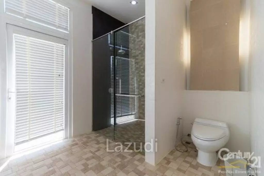 SEA BREEZE VILLAS: Well Constructed Pool Villa