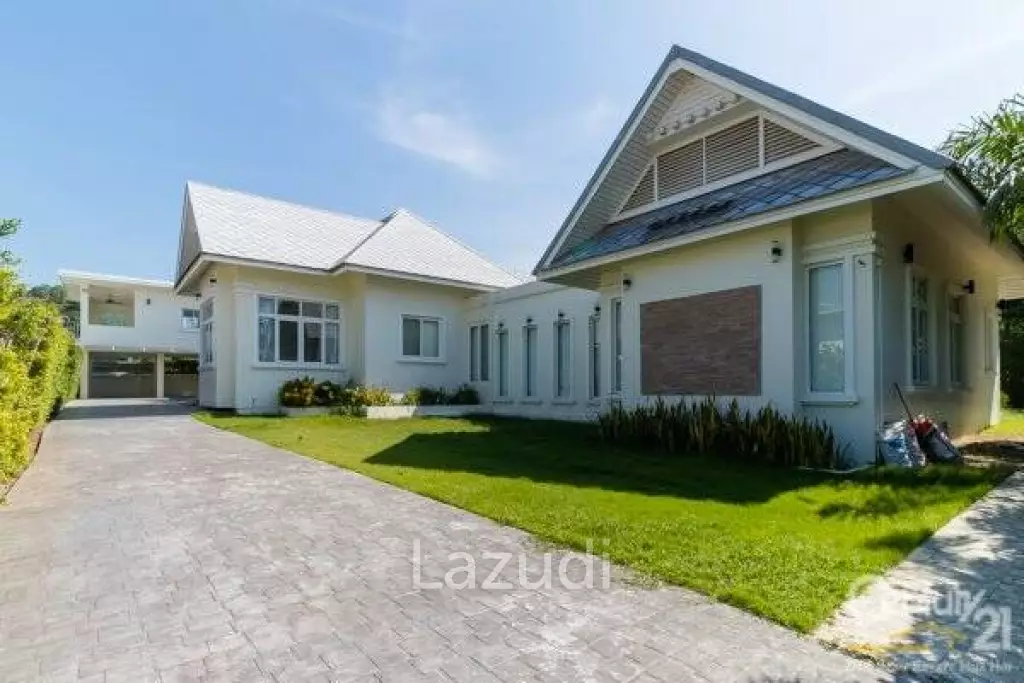 SEA BREEZE VILLAS: Well Constructed Pool Villa