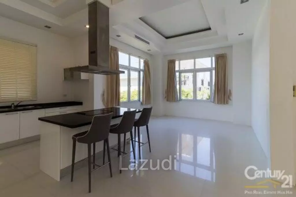 SEA BREEZE VILLAS: Well Constructed Pool Villa