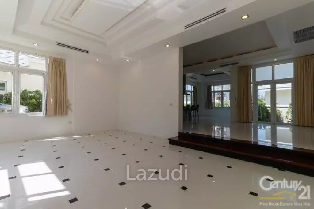 SEA BREEZE VILLAS: Well Constructed Pool Villa