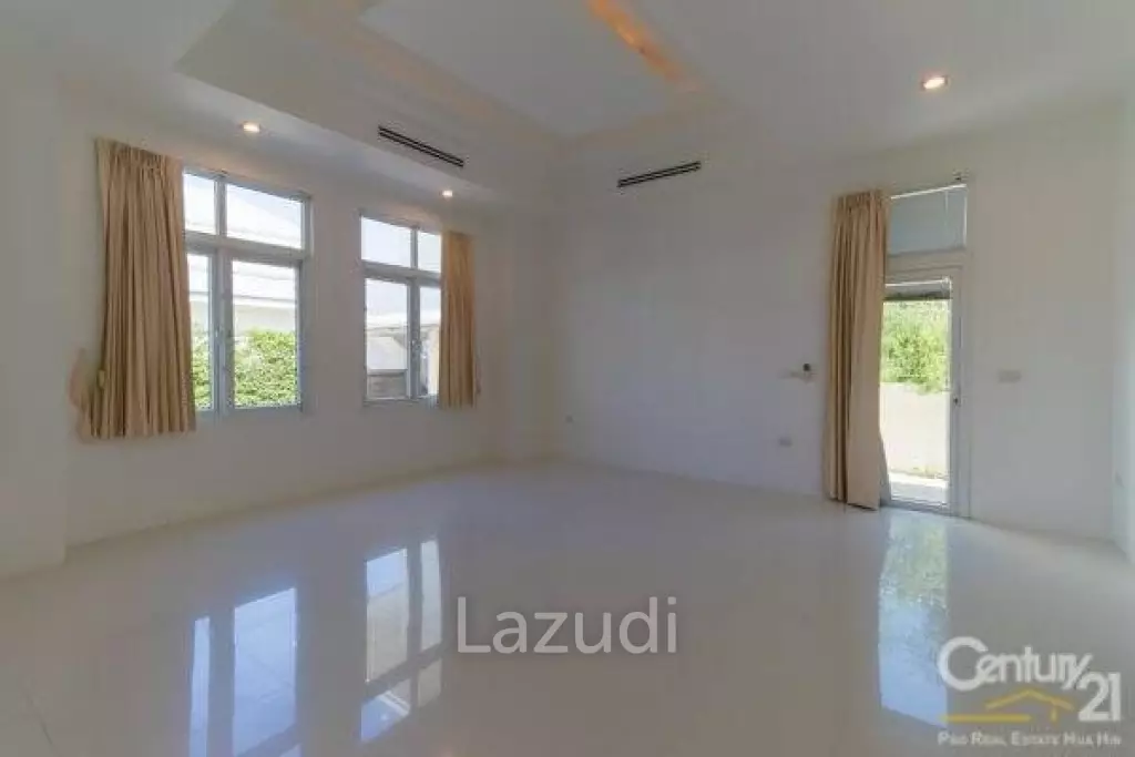 SEA BREEZE VILLAS: Well Constructed Pool Villa
