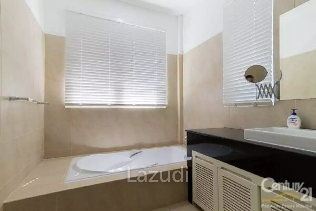 SEA BREEZE VILLAS: Well Constructed Pool Villa