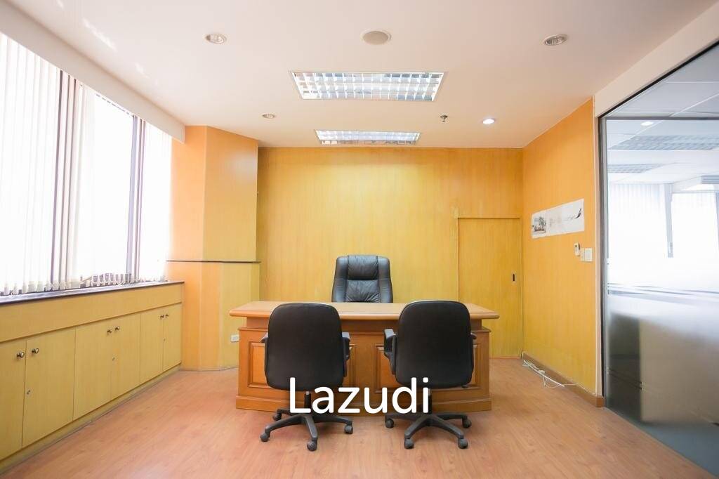 Office 403 SQ.M. at Chamnan Phenjati Business Center