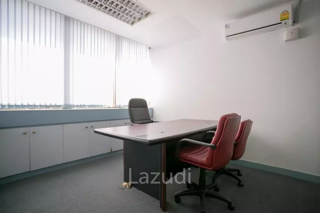 Office 403 SQ.M. at Chamnan Phenjati Business Center