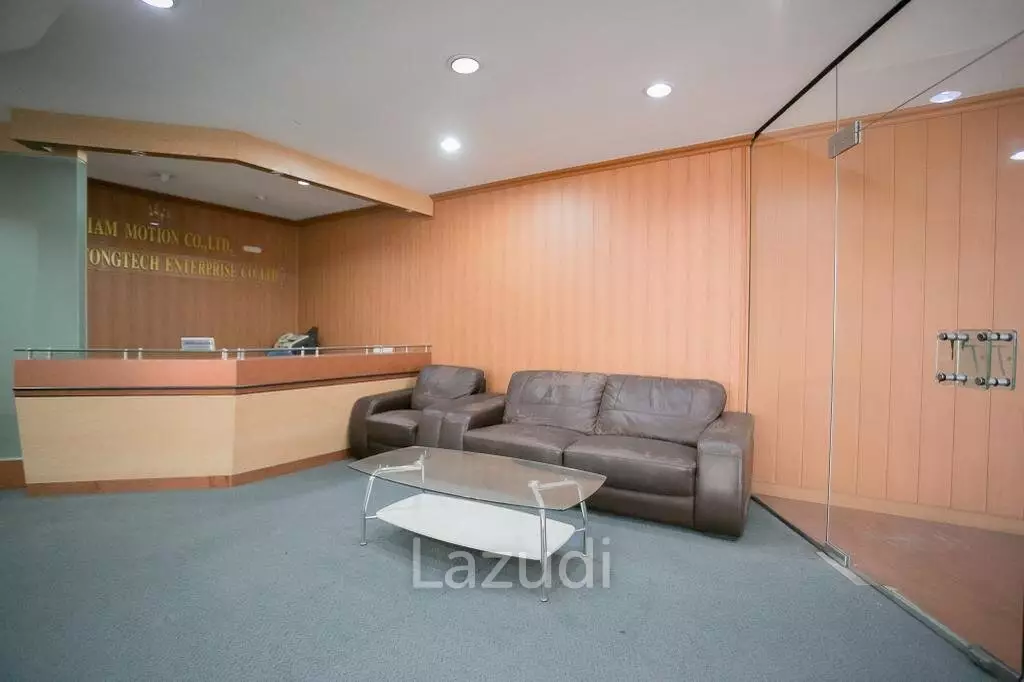 Office 403 SQ.M. at Chamnan Phenjati Business Center