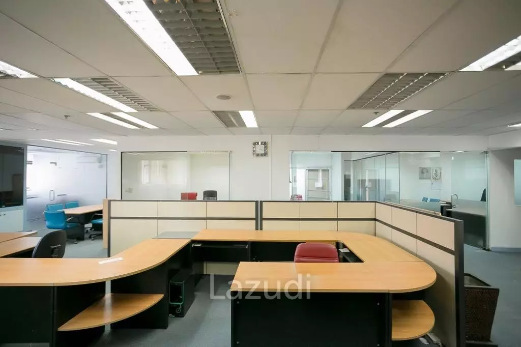 Office 403 SQ.M. at Chamnan Phenjati Business Center