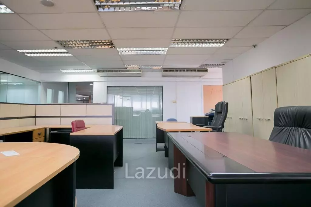 Office 403 SQ.M. at Chamnan Phenjati Business Center
