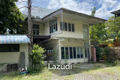 Unique building with large out door space suit