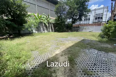 Unique building with large out door space suit