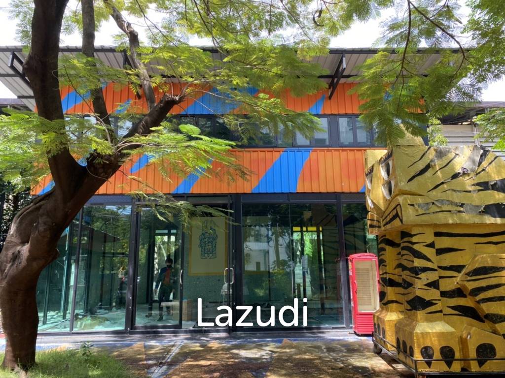 Unique building with large out door space suit